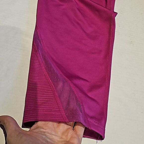 Bright berry colored tek Gear workout leggings size 2X - Picture 5 of 8